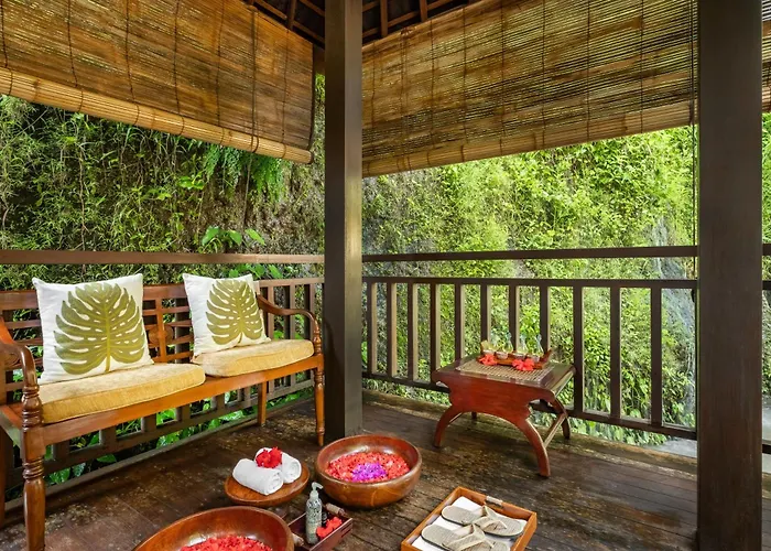 ホテル Semana Residences By Cove 4*