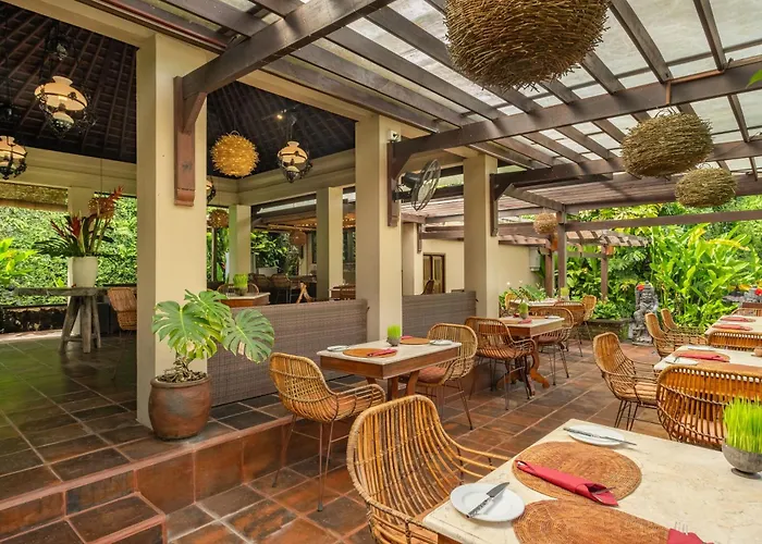 ホテル Semana Residences By Cove 4*