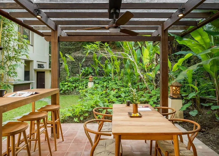 ホテル Semana Residences By Cove 4*