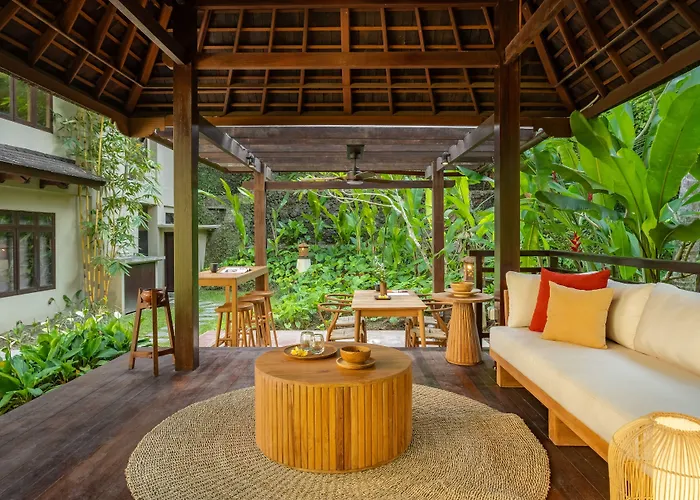 ホテル Semana Residences By Cove 4*